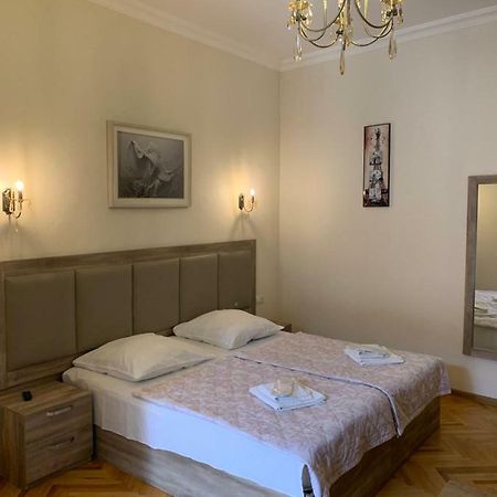 Guest House Rafael Tbilisi Buitenkant foto