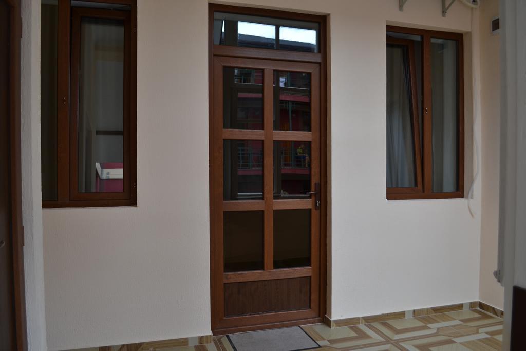Guest House Rafael Tbilisi Buitenkant foto