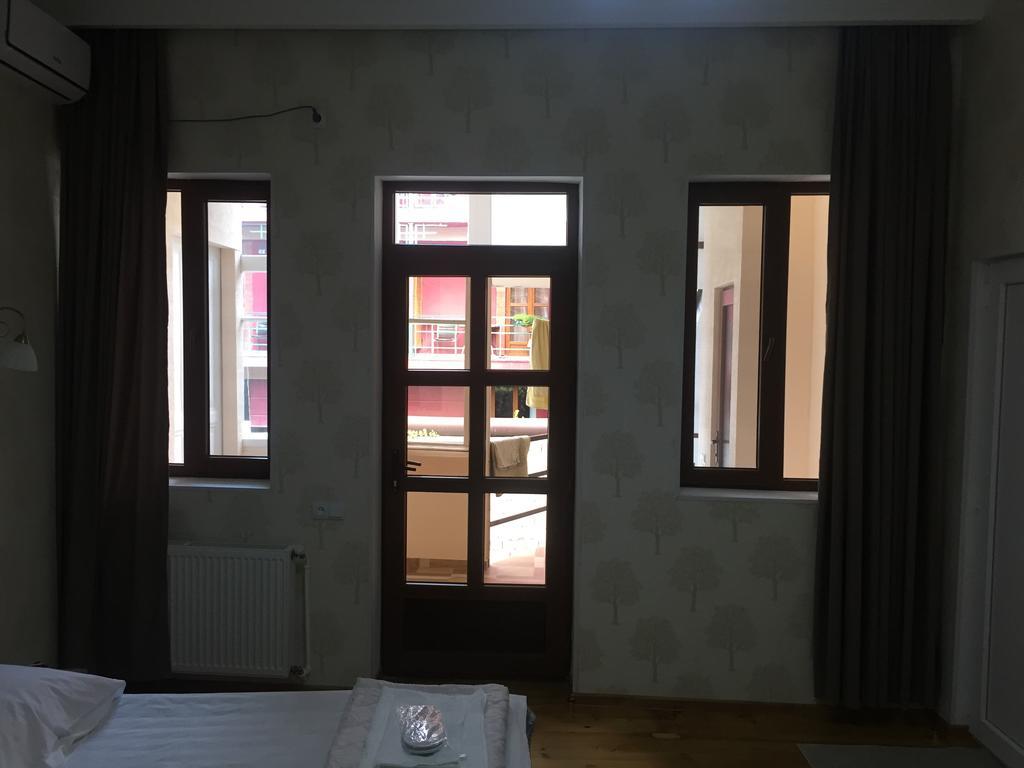 Guest House Rafael Tbilisi Buitenkant foto